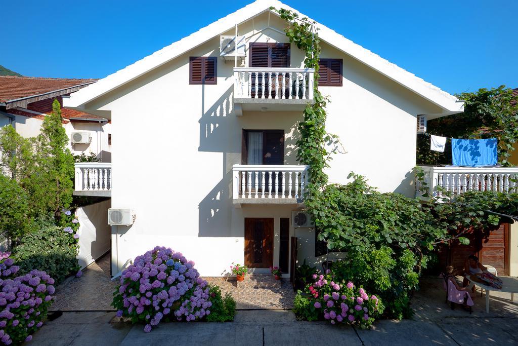 Apartments Ratkovic Tivat Exterior photo